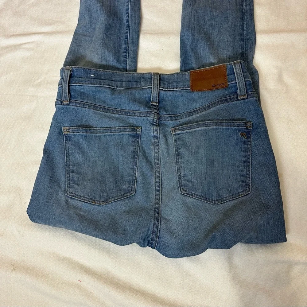 Madewell 9” High-Rise Skinny Ontario Wash- Distressed Hem Size 27 - Picture 2 of 5
